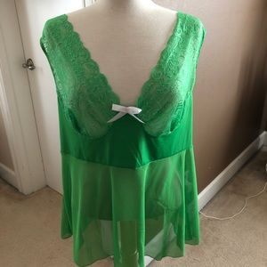 Green plus size lingerie